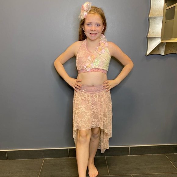 Balera Lyrical Costume - Picture 1 of 3